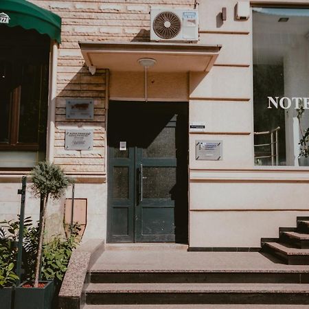 Bloom Suites Pristina Eksteriør bilde