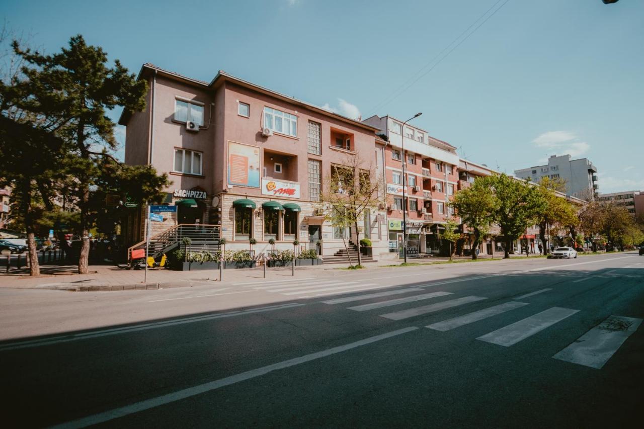 Bloom Suites Pristina Eksteriør bilde